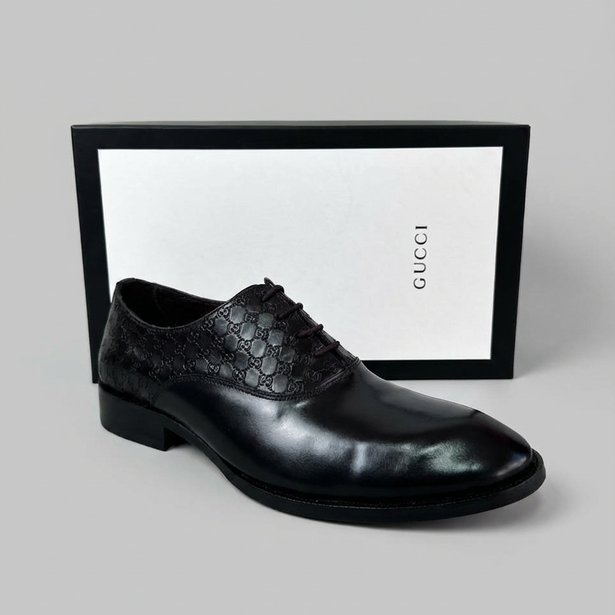 Sapato Derby Gucci Frequenciado Preto
